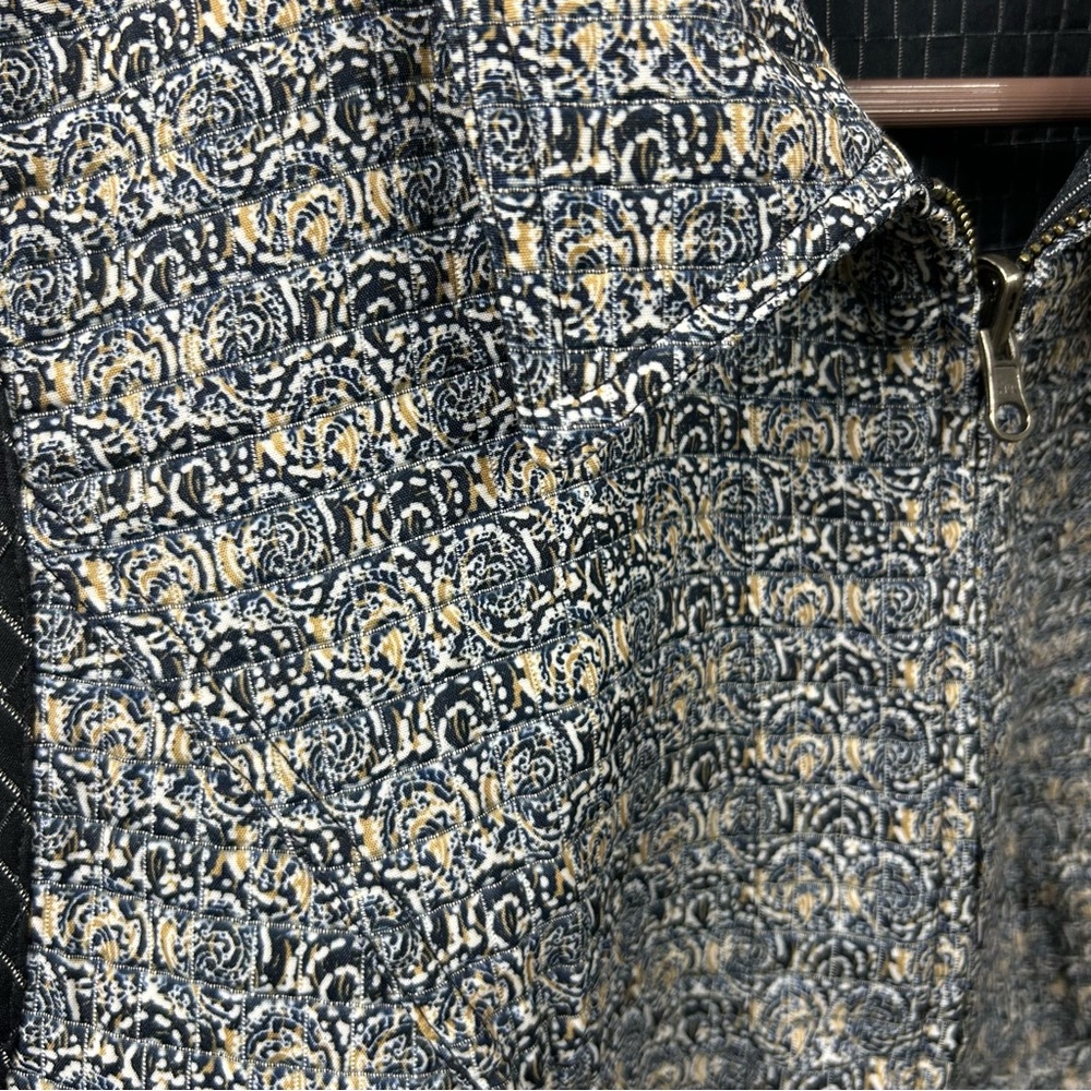 Unbranded reversible vest in  XL.‎ See measurements for accurate fit. - Picture 6 of 8